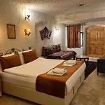 Tatli Kaya Cave 3* ウルギュップ